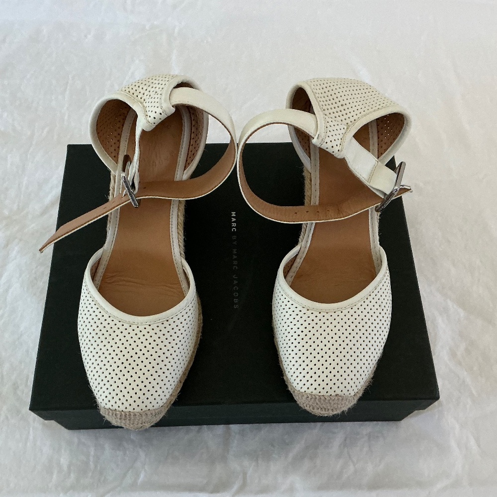 MARC JACOBS Dorsey Wedge PerforatedLamb Leather Ankle Strap Espadrille (Size:38)